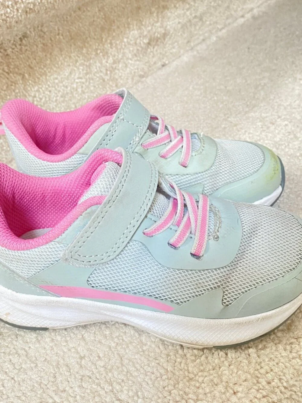 Frozen Boots Size 7/8 Toddler Girls Athletic Sneakers Size 9